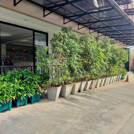 168 Studio Hotel Ubon Ratchathani Exterior photo
