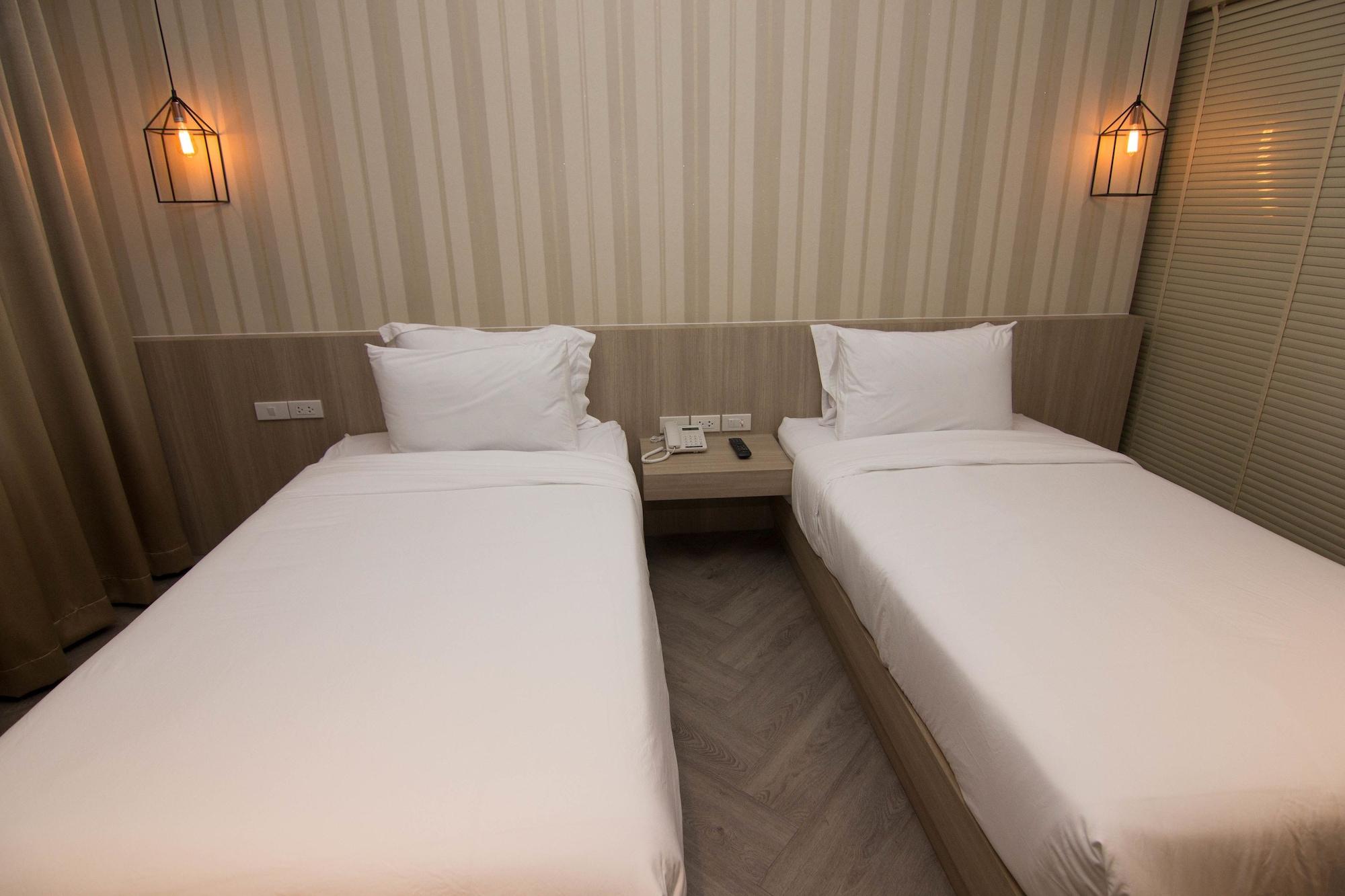 168 Studio Hotel Ubon Ratchathani Exterior photo
