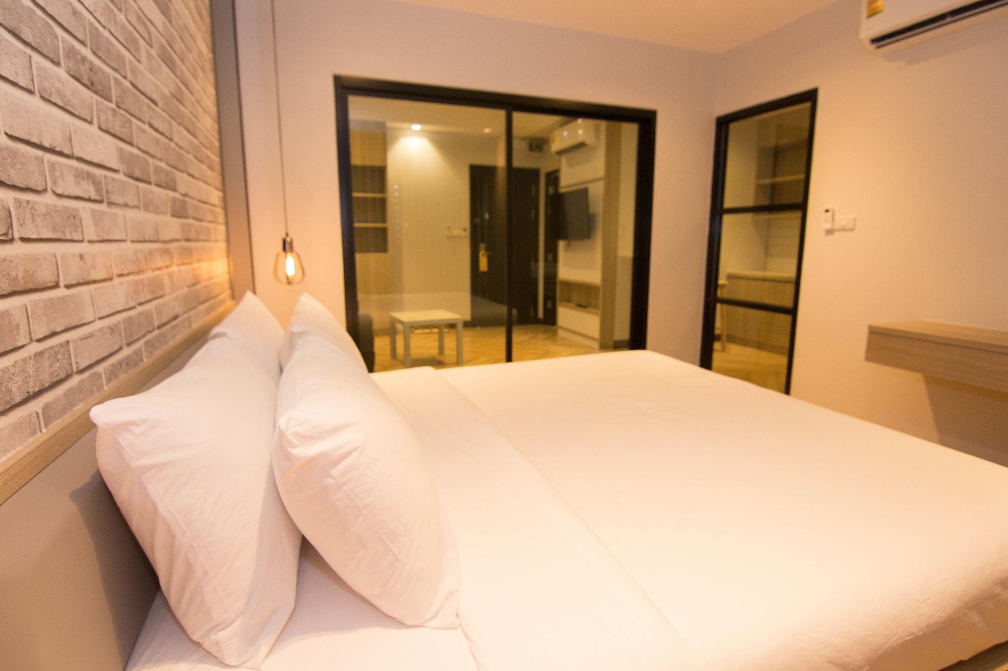 168 Studio Hotel Ubon Ratchathani Exterior photo