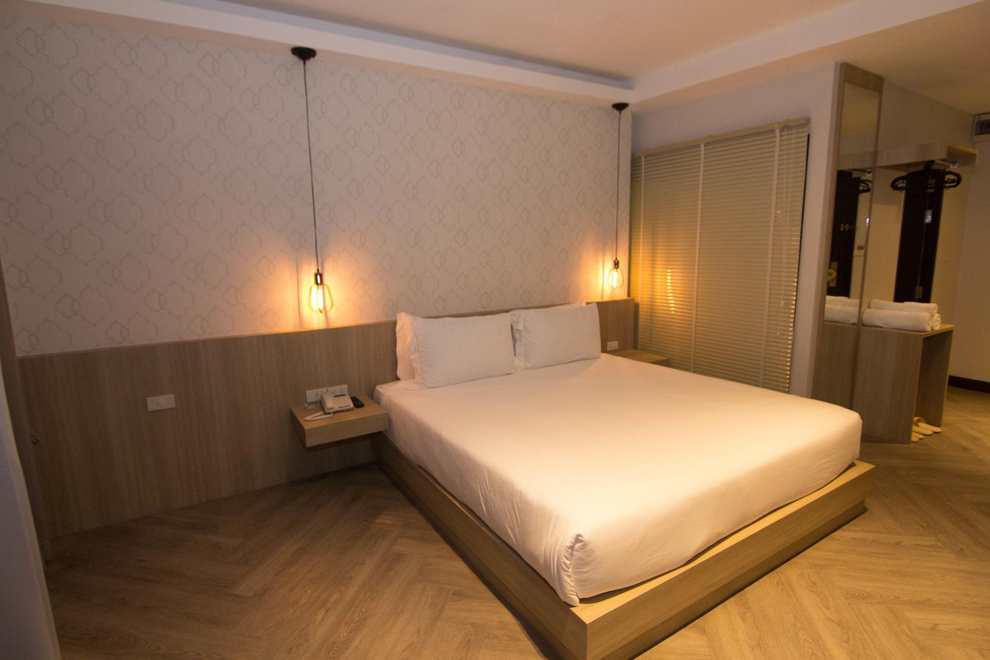 168 Studio Hotel Ubon Ratchathani Exterior photo