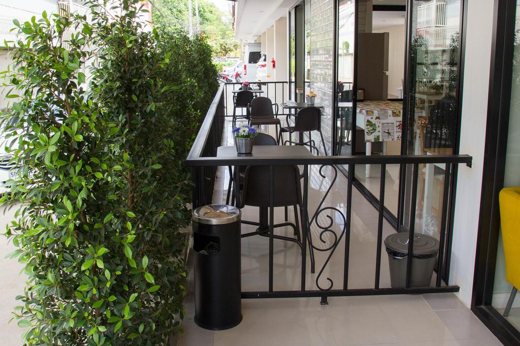 168 Studio Hotel Ubon Ratchathani Exterior photo